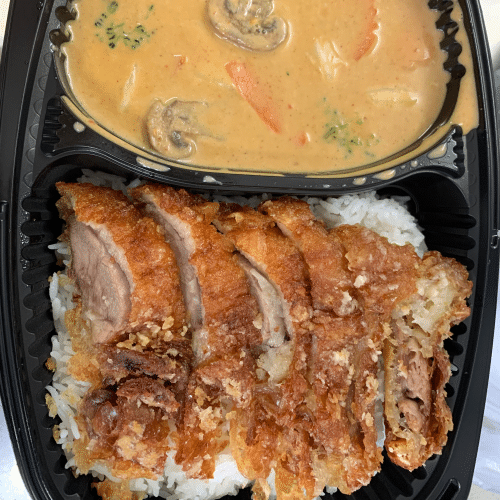 Knusprige Ente mit Erdnusssauce (scharf)