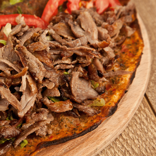 Lahmacun mit Dönerfleisch