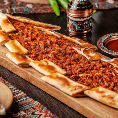 Pide mit Hackfleisch,
