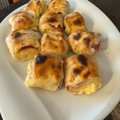 Gefühlte Pizza Brötchen  Salami