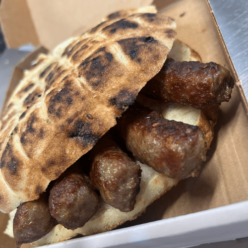 Cevapcici in Fladenbrot Ladestypisch