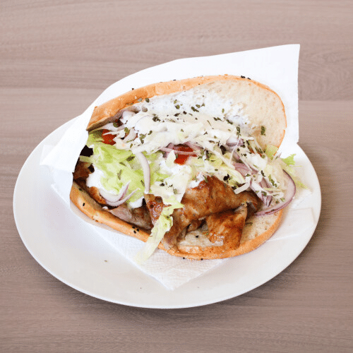 Döner Tasche mit Drehspieẞfleisch, Salat