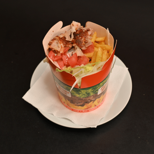 Dönerbox mit Salat und Pommes