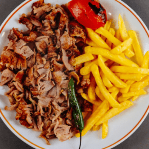 Döner Teller mit Pommes frites und Salat (komplett )