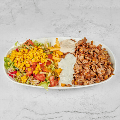 Chicken Gemüse Teller . Mit Pommes und salat