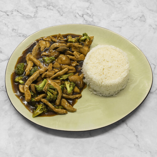 Schweinefleisch mit Broccoli und Champignons