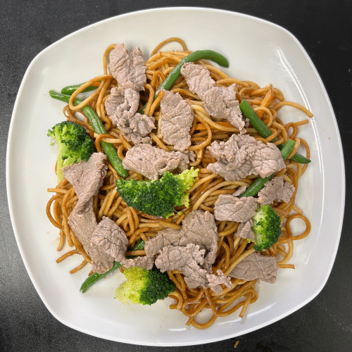 Gebratene Nudeln mit Rindfleisch