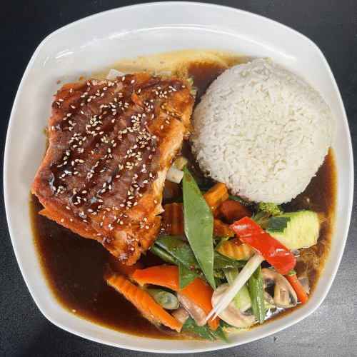 Gegrillte Lachsfilet mit Hoisinsauce
