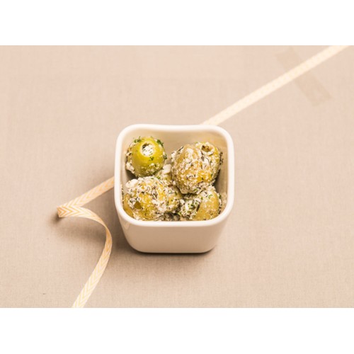 Oliven mit Schafskäse