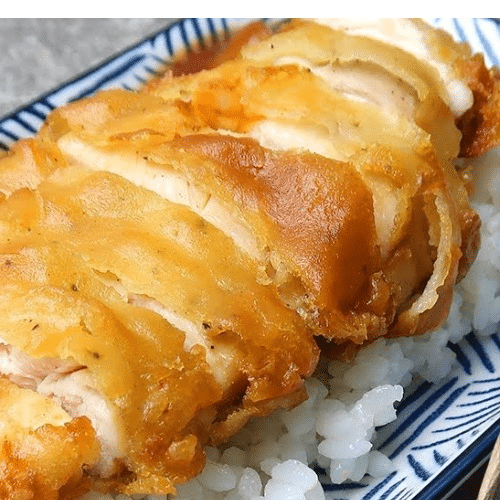 Knuspriges Hühnerfleisch mit Sauce