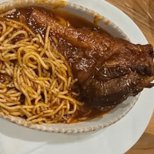 Lammhaxen mit Spaghetti
