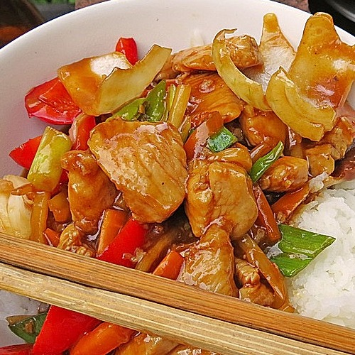 Hühnerfleisch Gebraten nach Szechuan-Art (scharf)