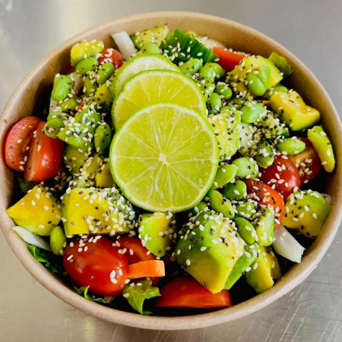 Japanische Chicken Bowl erdnuss sauce