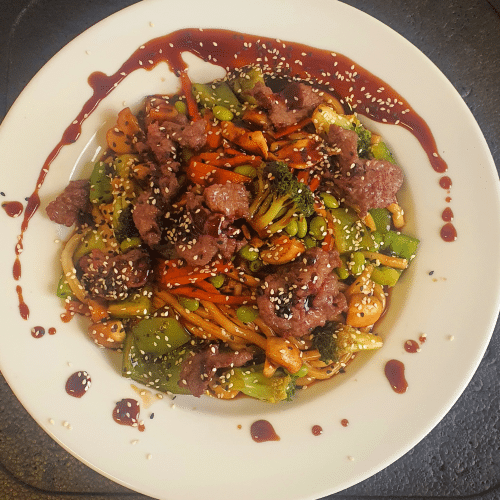 Japanischer Udon nudeln Rindfleisch Szechuan-Art (scharf)