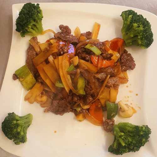 Rindfleisch gebraten mit Broccoli