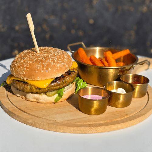 Chickenburger und Pommes