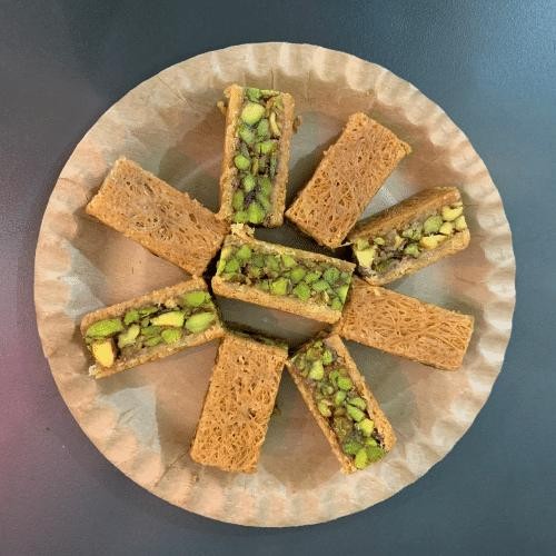 Baklava Baluriea braun 200g mit Pistazienبقلاوة بلورية بني فستق