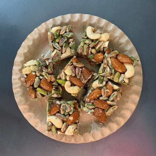 Datteln mit Nüssen 200g تمرية