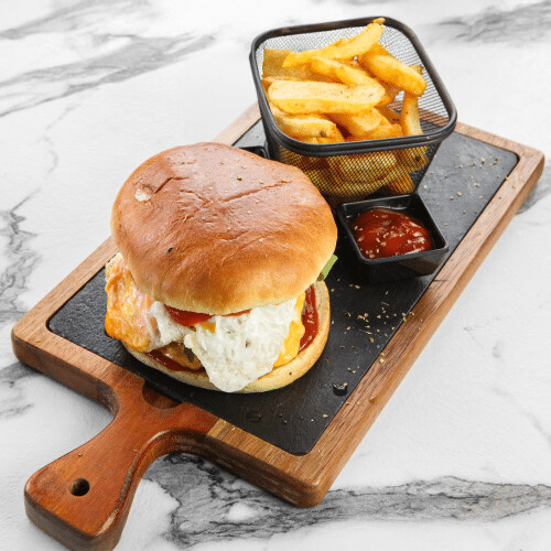 Hermes Burger mit Pommes