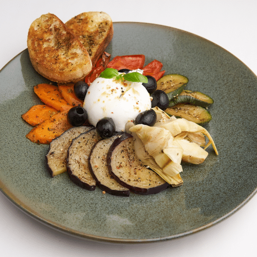 Antipasti vegetariano con Burrata