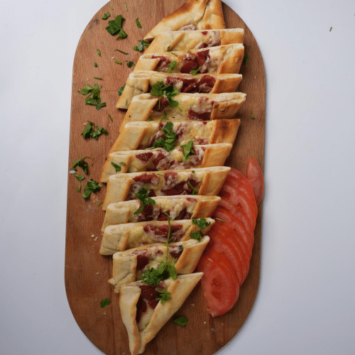 Sucuklu Pide