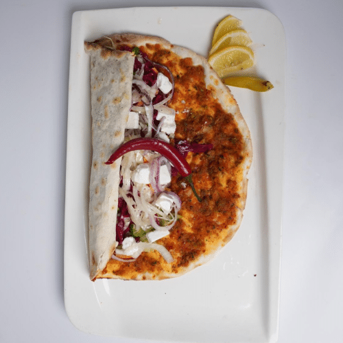 Türkische Pizza Weichkäse