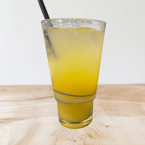 Hausgemachte Maracujaschorle 0,4l