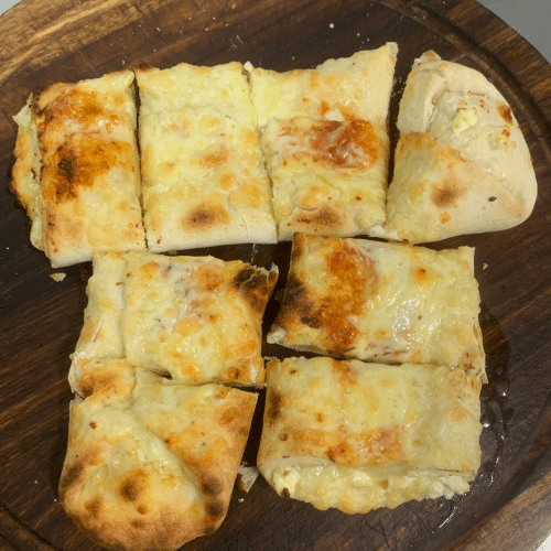 Pizzabrötchen mit Schafskäse