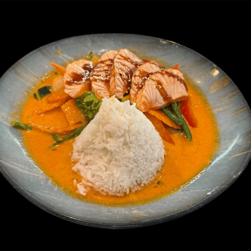Red Curry mit flambiert Lachs
