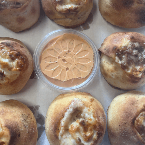 Gefüllte Pizzabrötchen mit Thunfisch 8 Stück