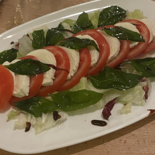 Mozzarella Caprese con Basilikum