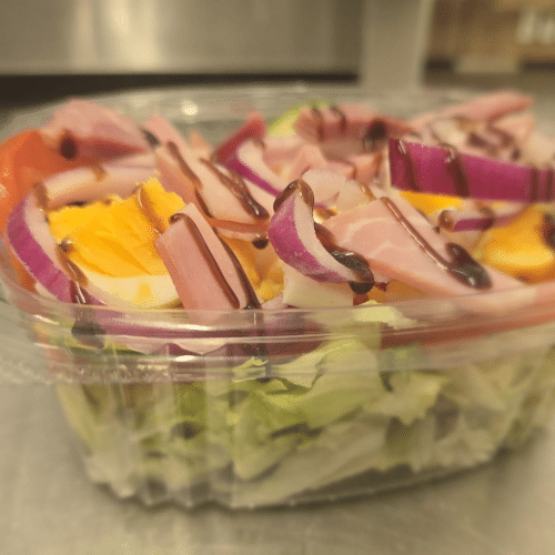 Gemischter Salat mit Schinken und Eier