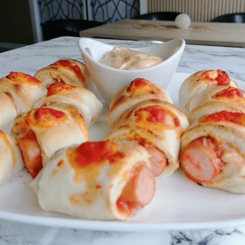 Pizza Brötchen mit Wurst