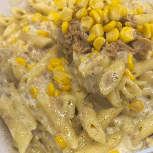 Penne Tonno (mit Remoulade , mais und Tonfisch)