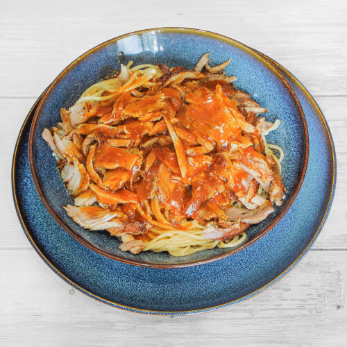 Spaghetti mit Gyros, Schafskäse und Saucen