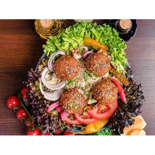 Salat mit Falafel 