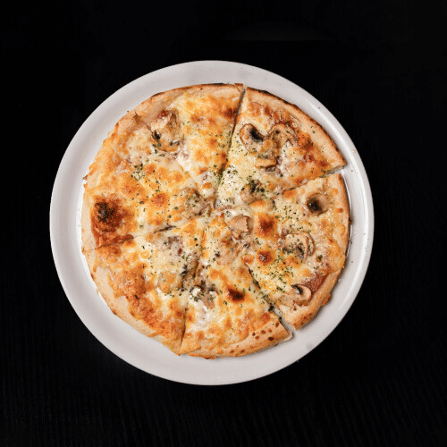 Pizza Salami und Pilze