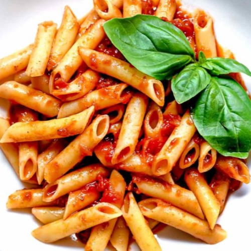 Maccheroni al Forno mit Getränk