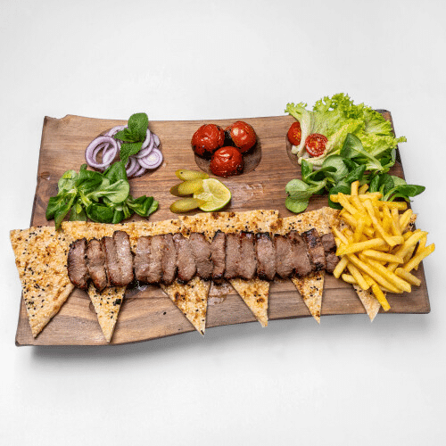 Tschenjeh Kabab mit Brot