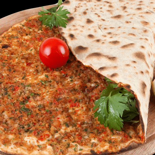 Türkische Pizza mit Salat