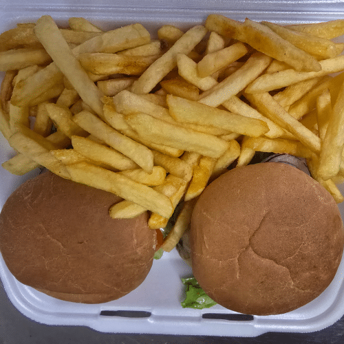 2 Big Cheeseburger mit Pommes frites und 2 x 0,33l Coca-Cola