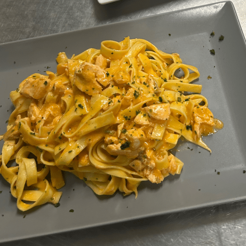 Pasta Tagliatelle al Salmone