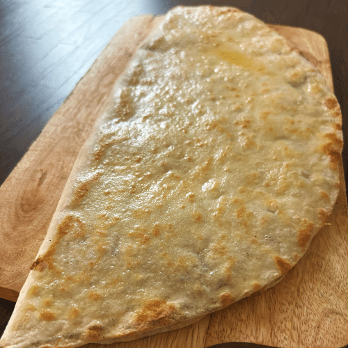 Gözleme mit Sucuk und Käse