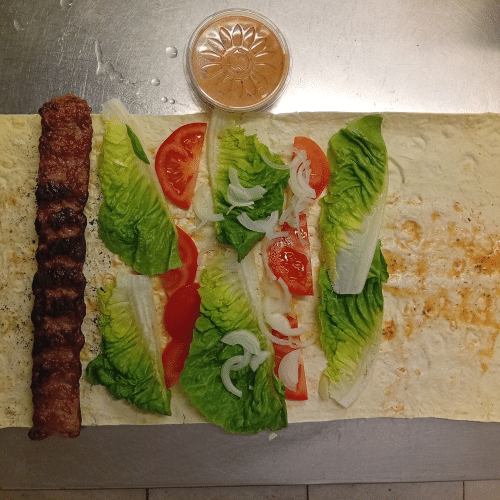 Kleiner Kebab Huhn mit Lavash