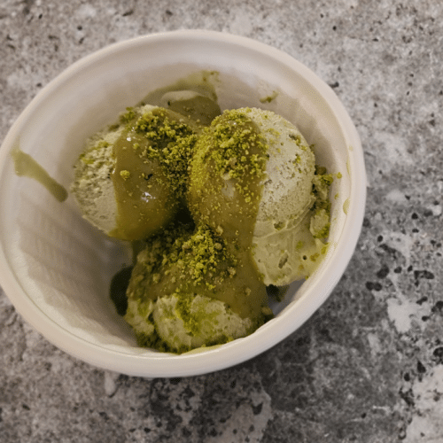Pistazien eis becher
