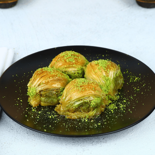 Muschel baklava midye baklava mit Pistazien und mascapone