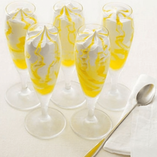 Flute Limoncello Zitroneneis mit Limoncello im echten Sektglas