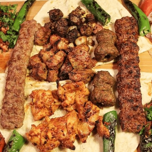 Grillmix mit 1 Lammspieß und 1 Hähnchenspieß