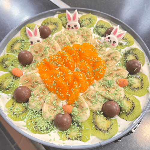 Hausgemachte Manderinen-Kiwi-Torte