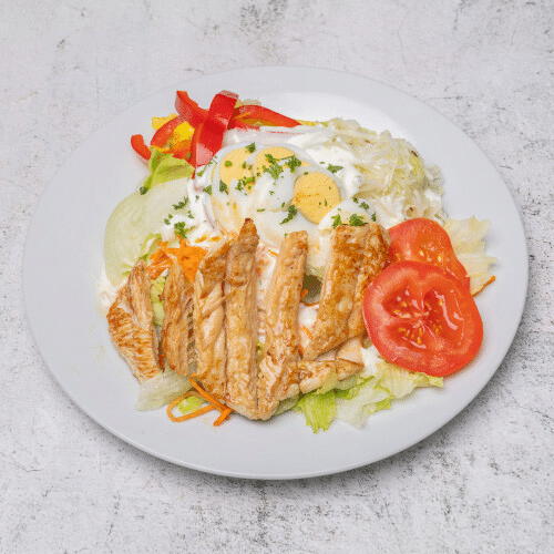 Fitness-Salat mit gegrilltem Hähnchenbrustfilet